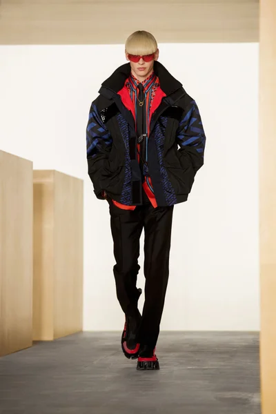 Look 27